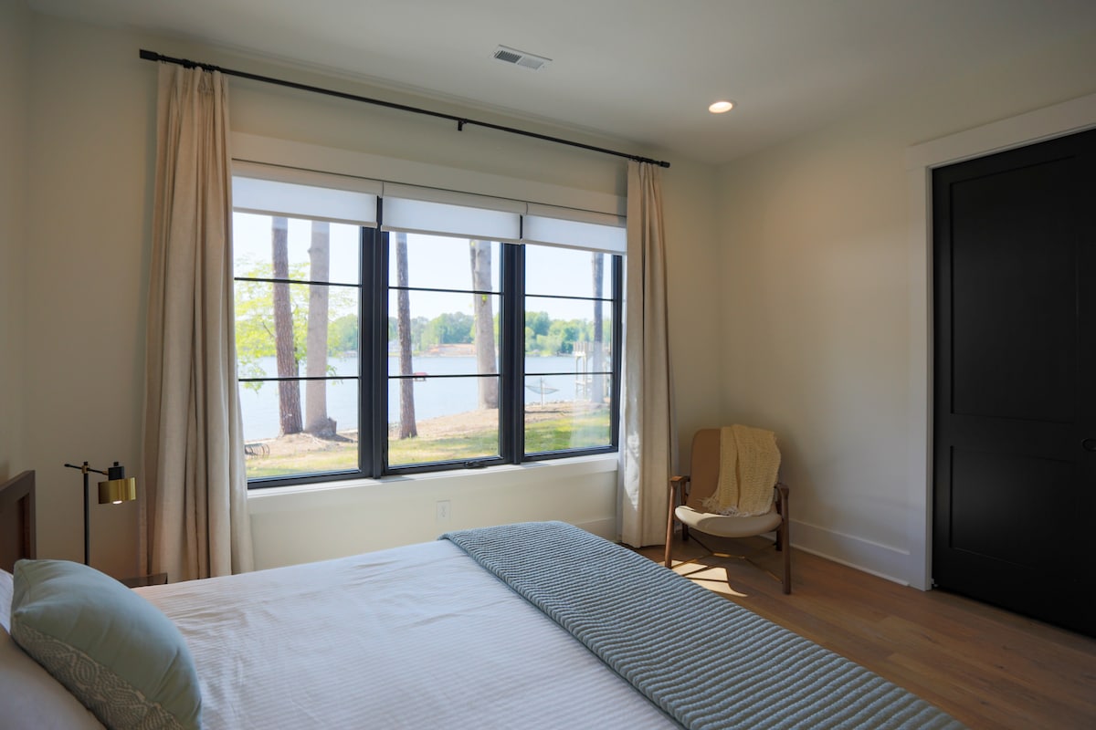 חדרי שינה שלוש וארבע מחוברים על ידי חדר רחצה משותף, חדר רחצה 3.