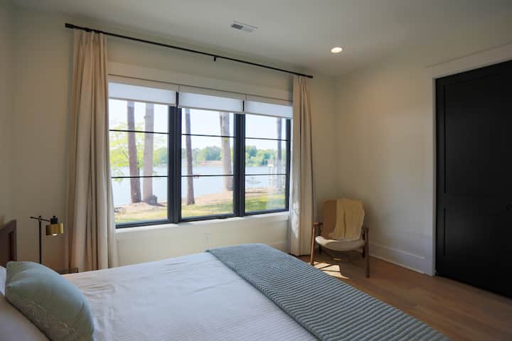 ห้องนอนที่ 3 และ 4 เชื่อมต่อกันด้วยห้องน้ำรวมห้องน้ำ 3