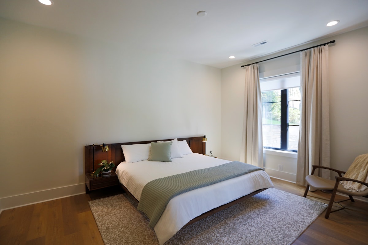 חדרי שינה שלוש וארבע מחוברים על ידי חדר רחצה משותף, חדר רחצה 3.