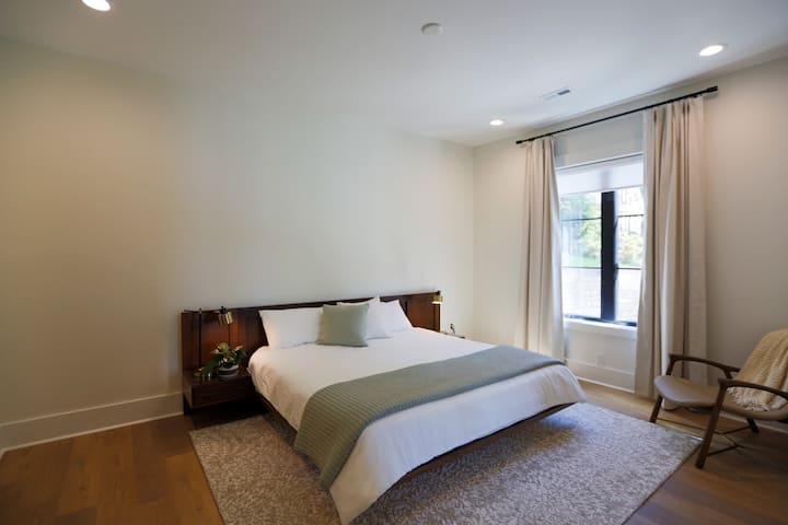 ห้องนอนที่ 3 และ 4 เชื่อมต่อกันด้วยห้องน้ำรวมห้องน้ำ 3