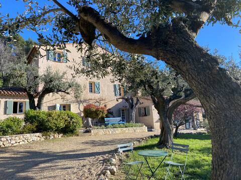 Bergerie with stunning views and heated pool