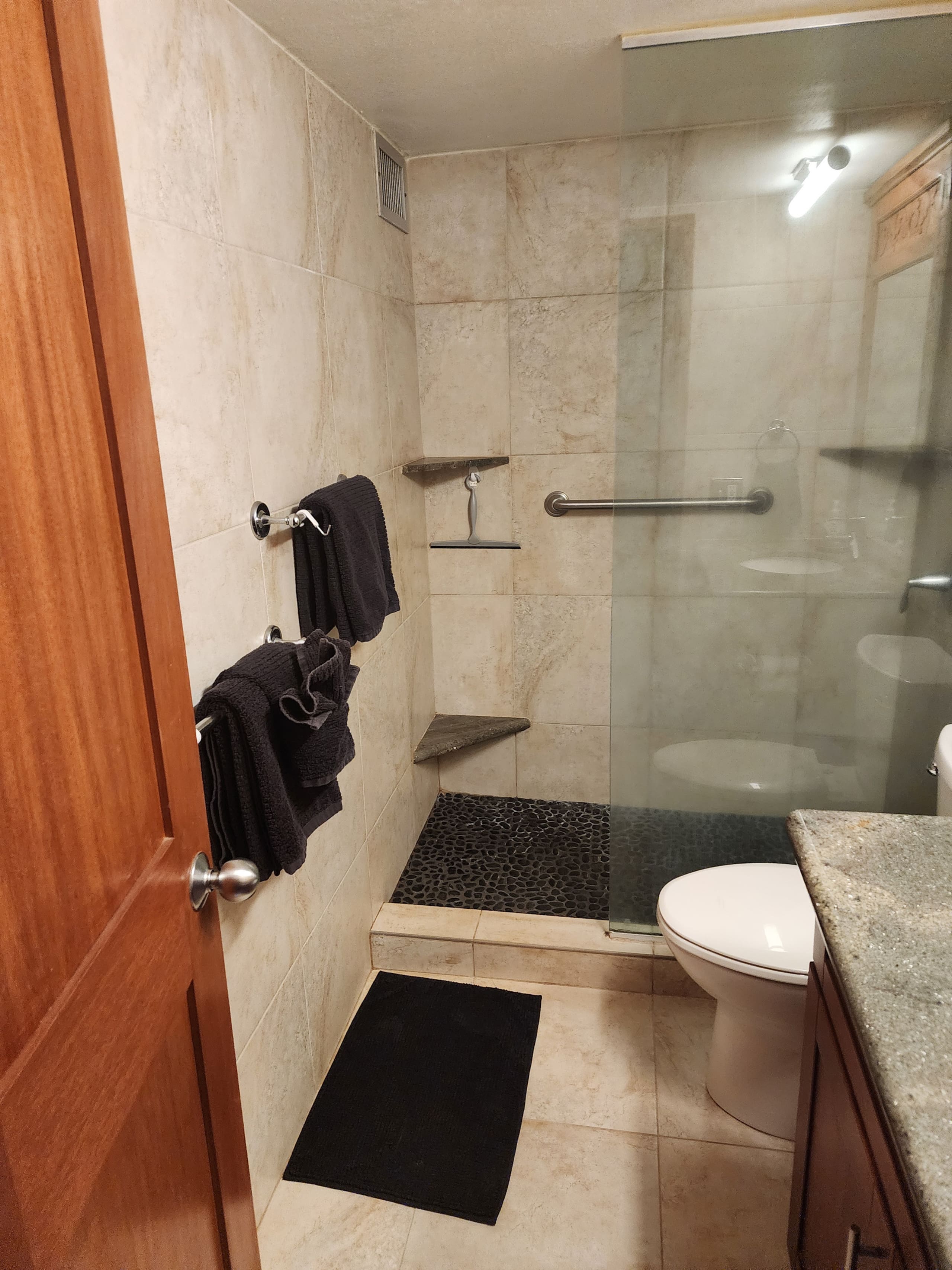 Condo in Kihei · ★4.84 · 1 bedroom · 2 beds · 1 bath - Image 15