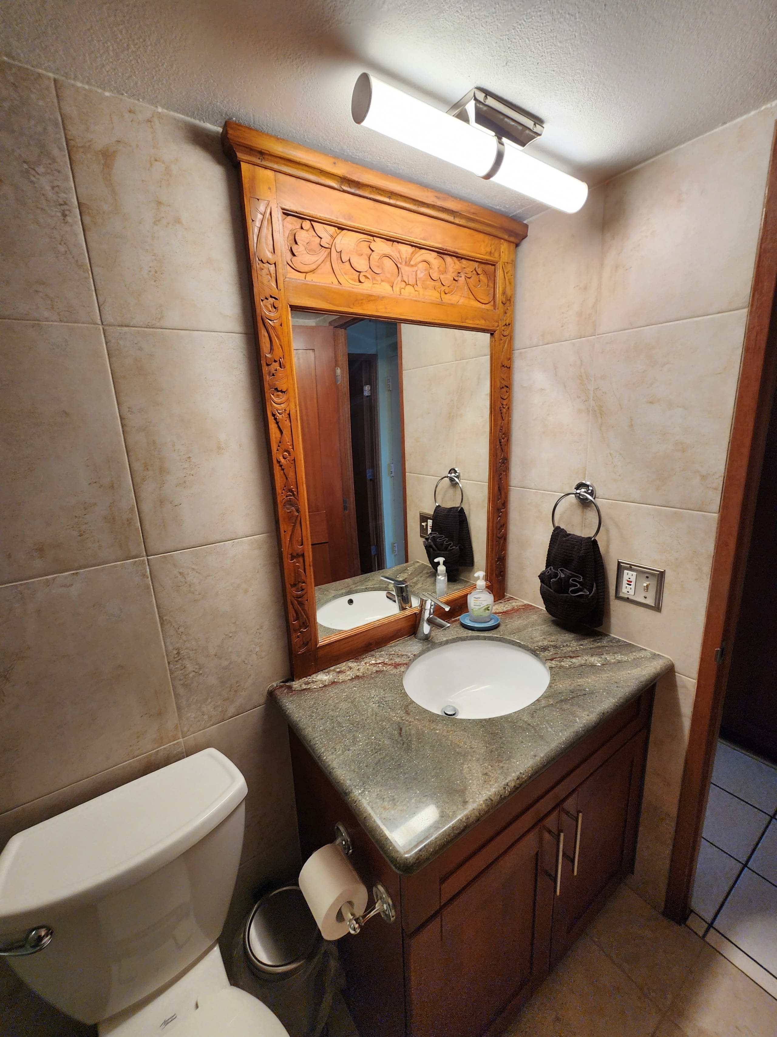 Condo in Kihei · ★4.84 · 1 bedroom · 2 beds · 1 bath - Image 17