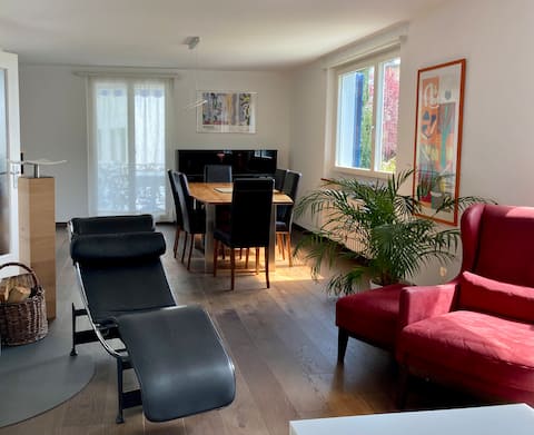 2.5-room garden apartment with lake view