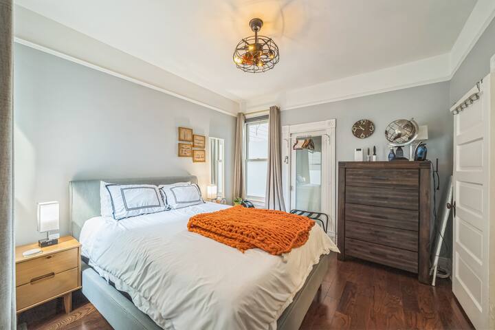 Guest Loved – 2 Ensuite Baths-Walkable & Central gallery image 4