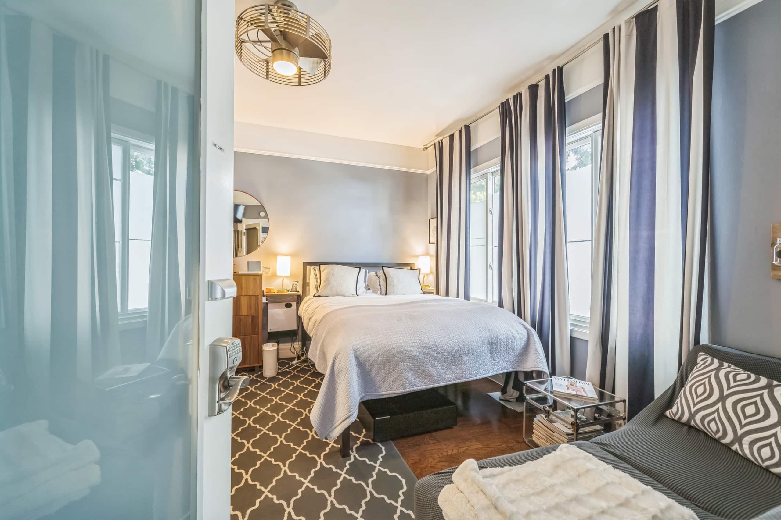 Home in San Francisco · ★4.96 · 2 bedrooms · 2 beds · 2 baths - Image 44