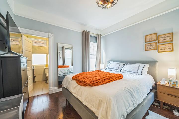 Guest Loved – 2 Ensuite Baths-Walkable & Central gallery image 5