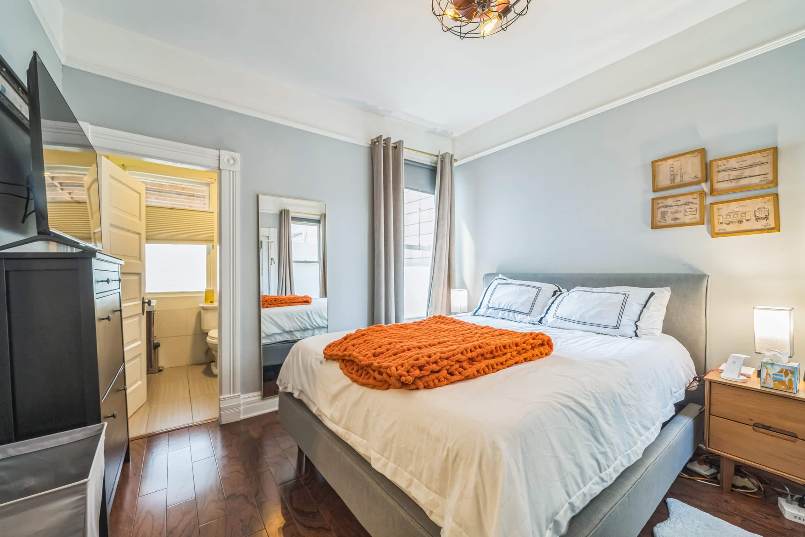 Home in San Francisco · ★4.96 · 2 bedrooms · 2 beds · 2 baths - Image 33