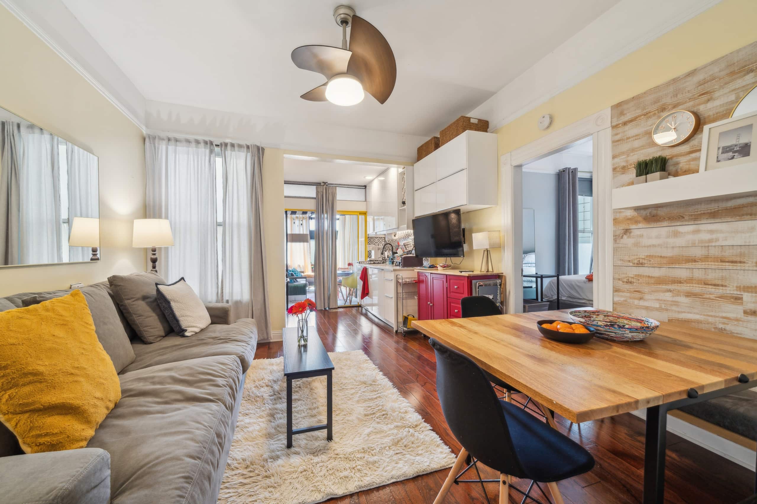 Home in San Francisco · ★4.96 · 2 bedrooms · 2 beds · 2 baths - Image 7