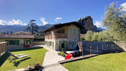 Villa Rustico w/Garden & Wineyards