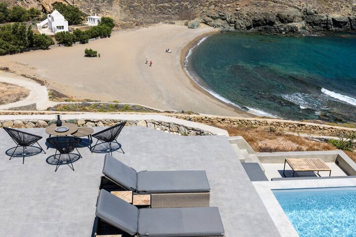 Mykonos Big Blue Seaside Villa with Infinity Pool gallery image 3