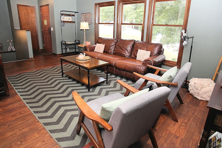 270 Degree Lake Front Townhouse, Hot Tub, Kayaks - Hot Springs Village, AR