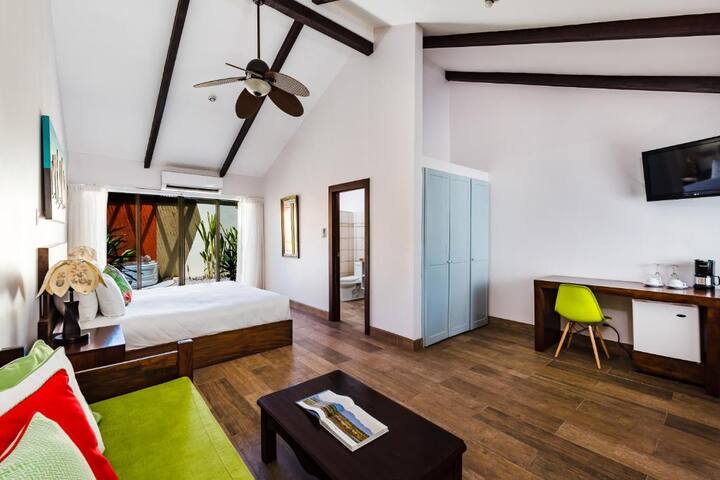 Honeymoon Suite at Bahia del Sol Beachfront Hotel