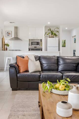 Rivendell Villa 8 – Rivendell Winery Estate gallery image 4