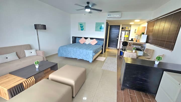 Condo By Beautiful Lagoon (1 Minute Walk To Beach) - Playa Blanca, Panamá