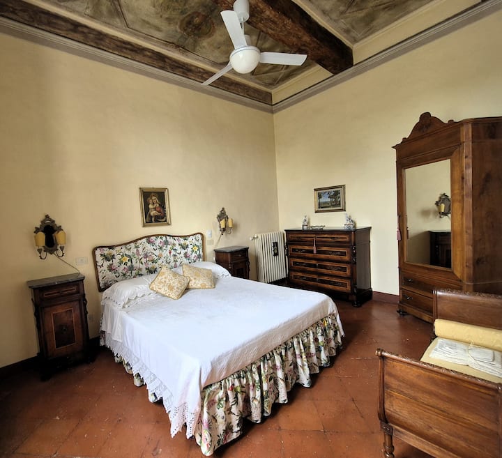Double room on the ground floor with en-suite bathroom