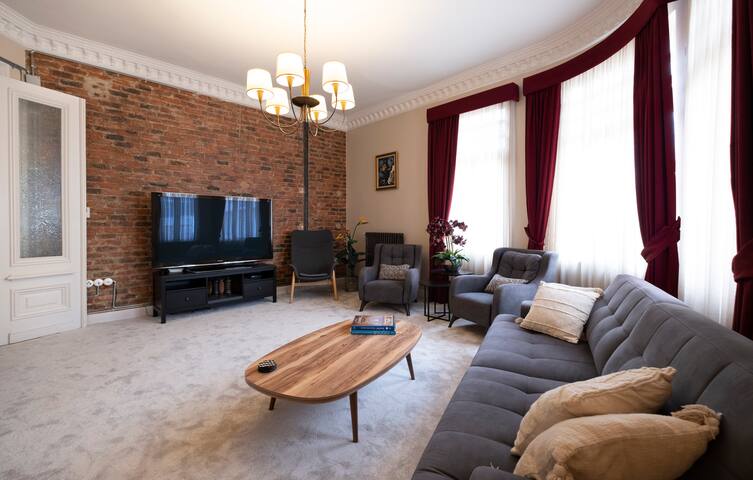 Beautiful Historical Flat in the Heart of Beyoglu gallery image 3