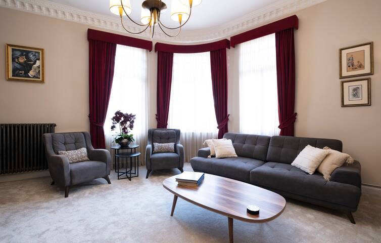 Beautiful Historical Flat in the Heart of Beyoglu gallery image 2