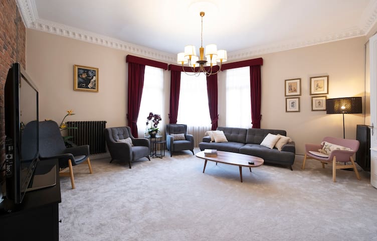 Beautiful Historical Flat in the Heart of Beyoglu