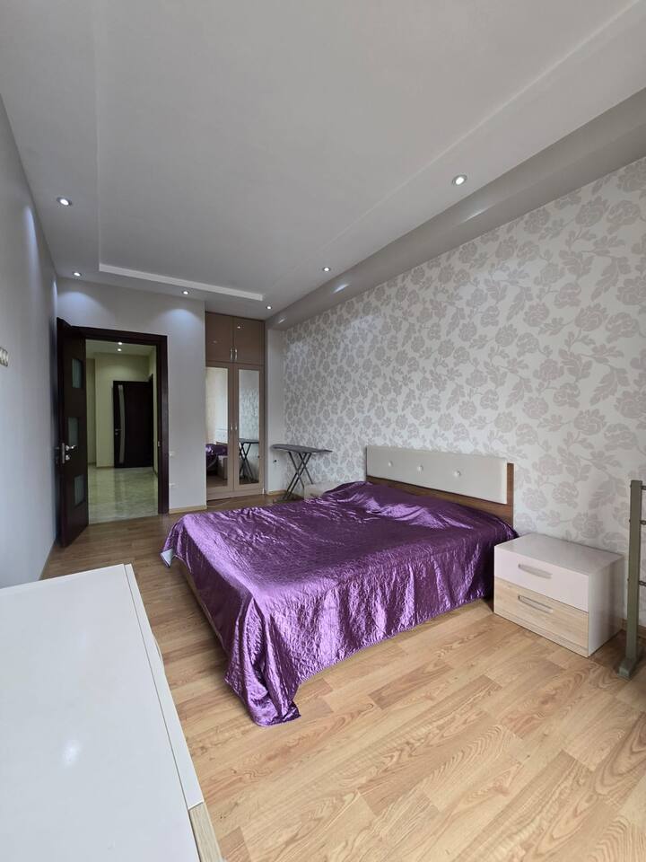 Schlafzimmer 1