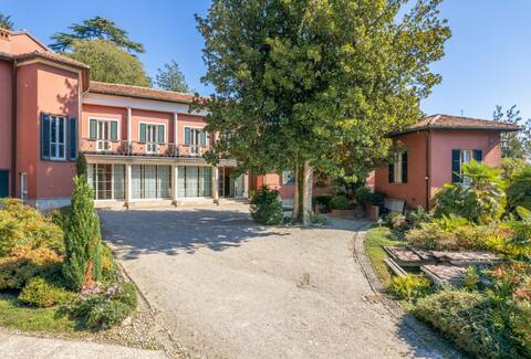 Villa Magnolia (Papal Luxury Residence)