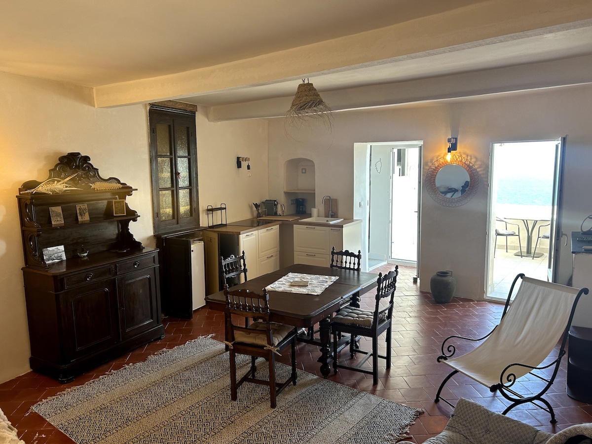 Top Airbnb: Beautiful Belvedere Doria, new terrace & sea in Bonifacio