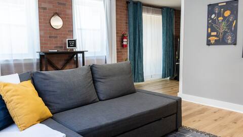 Cozy Clean Condo✨5min to Downtown✨Gigabit WIFI