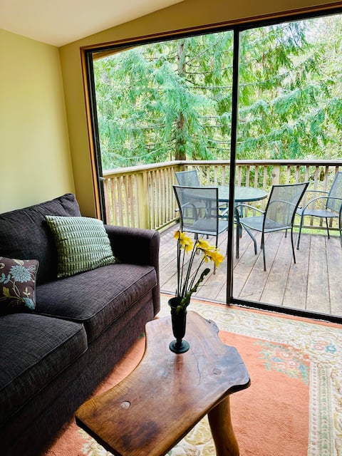 Successful Airbnb property: Into The Woods B&B in Saltspring Island