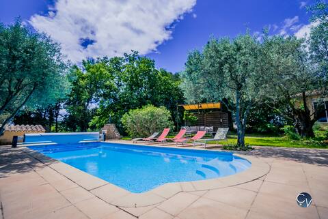 Villa Bergamot – Quiet with Private Pool