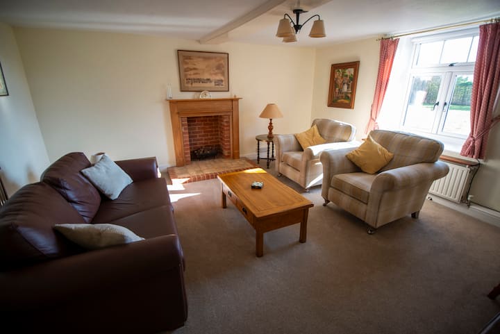 2 Bedroom Cottage - Garden Cottage - Haughley - Stowmarket