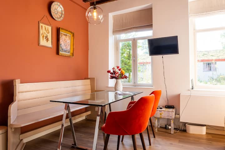 Toon & Toos -Tuk Aan De Vliet Complete Apartment - Leiden