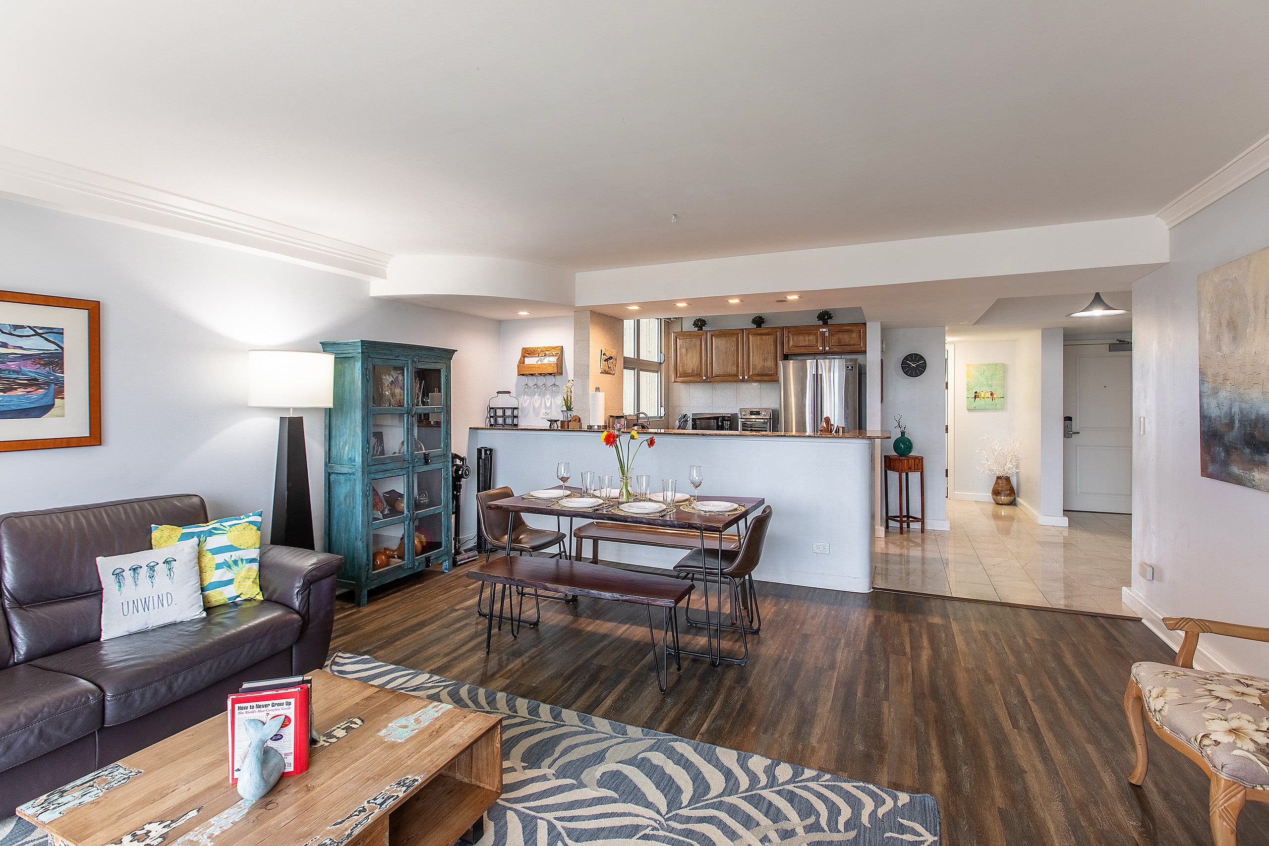 Condo in Honolulu · ★4.93 · 2 bedrooms · 4 beds · 2 baths - Image 8