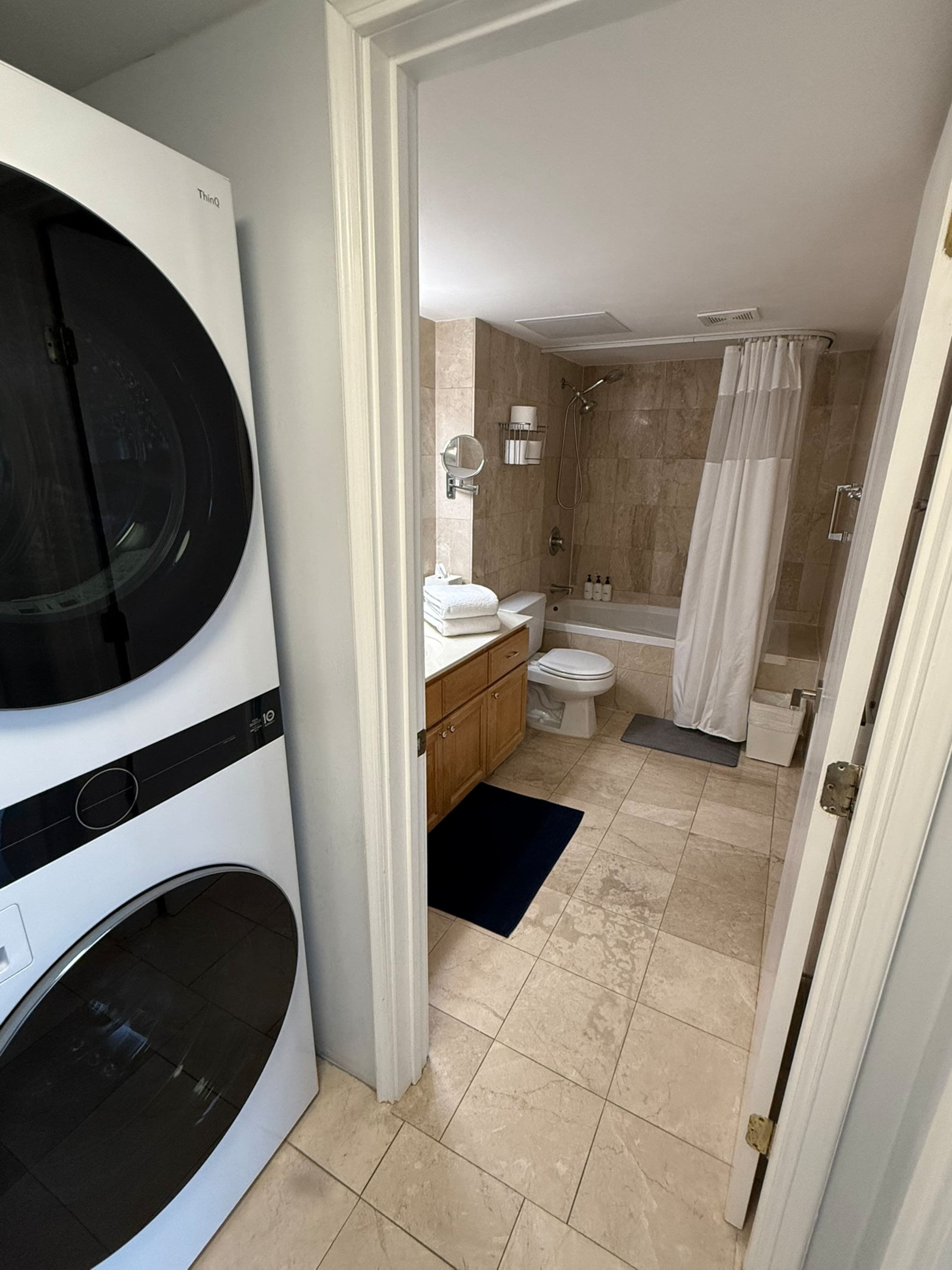Condo in Honolulu · ★4.93 · 2 bedrooms · 4 beds · 2 baths - Image 12