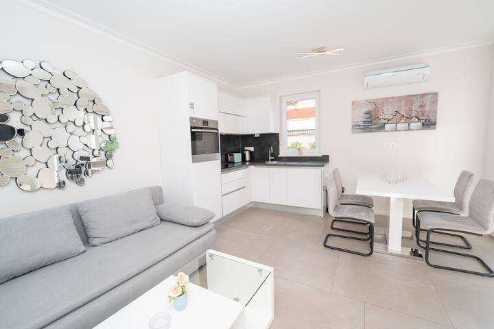 लिविंग रूम