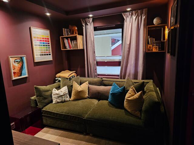 Child-friendly, garage, central Oslo, by the park gallery image 5