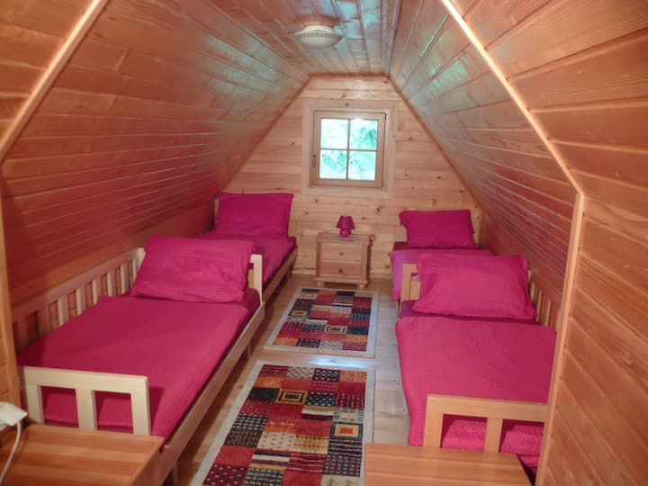 Dormitorio 3  4 camas ( 2 son más cortas  185 cm)