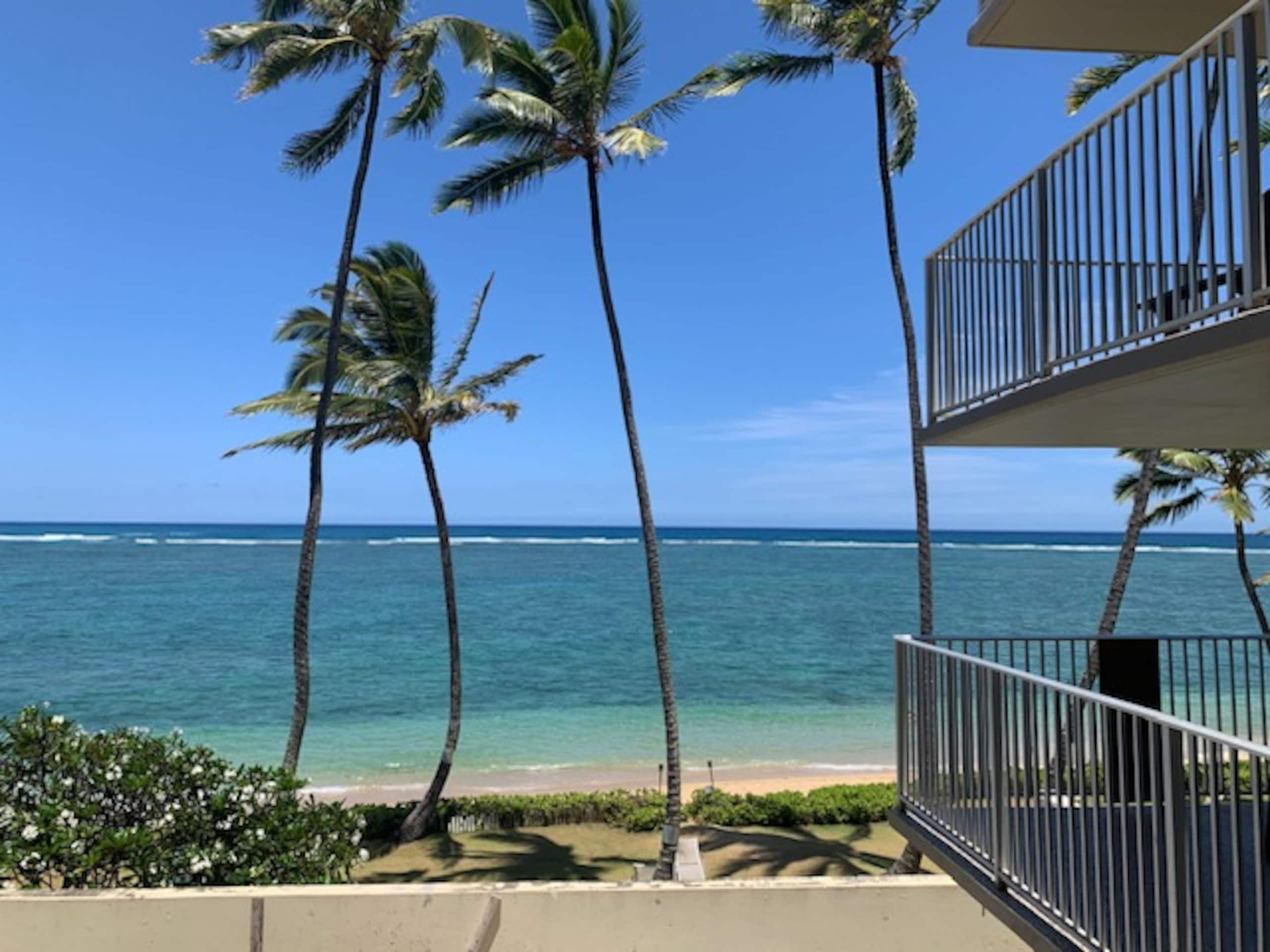 Condo in Hauula · ★4.81 · 1 bedroom · 2 beds · 1 private bath - Image 3