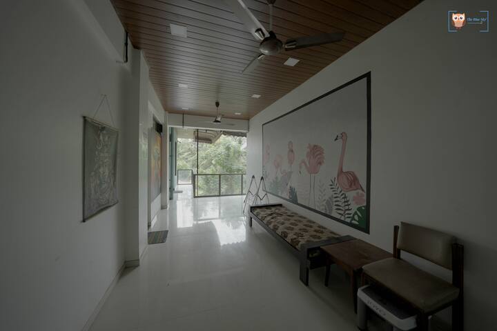 The Blue Sky - Group Room Upto 4 Guests - Alibag
