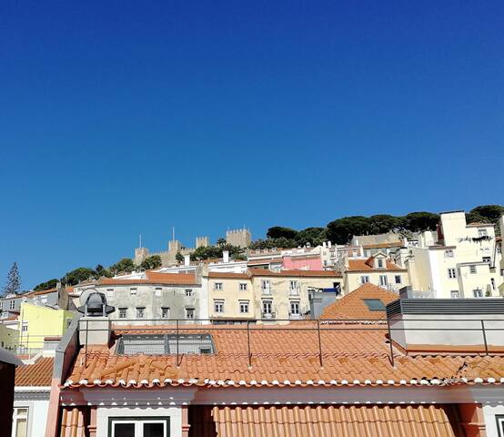 Under a Wooden Sky – Design Apt at Lisbon Downtown gallery image 3