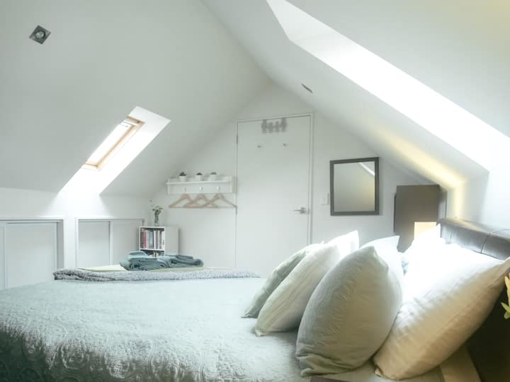 Second Bedroom (queen bed and single sofa bed)