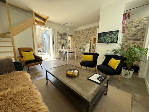 Propriété Airbnb réussie: LaMaisonArago, cozy, beach and shops 200 m away à Les Sables D'olonne