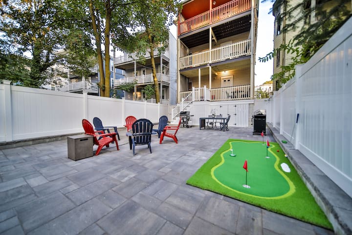 Large Triplex Backyard near T 4 GroupsBusiness gallery image 2