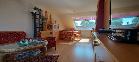 Top performing Airbnb: Spacious 2-room apartment in quiet neighborhood in Essen