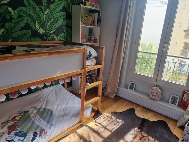 Sovrum 2 på innergård: 2 enkelsängar i vuxenstorlek