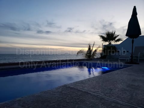 Casa Las Conchas-Beachfront House