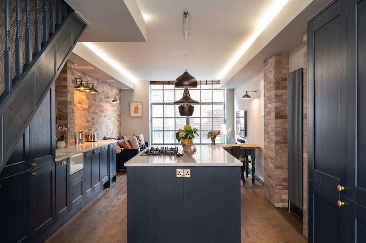 The Hidden Warehouse- With Parking*