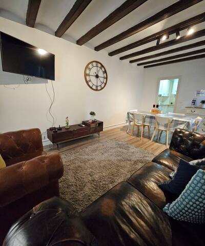 Family Flat Near Ramblas Barcelona 2 rooms gallery image 2