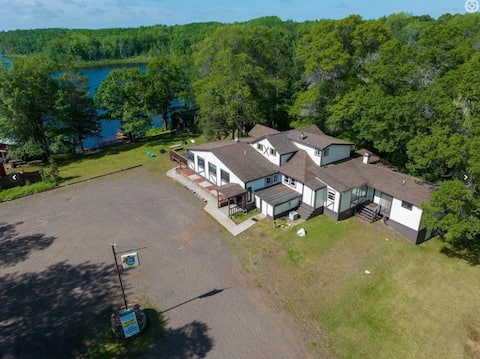Northwoods Haven House-6 Bed/4 Bath Lodge On Lake