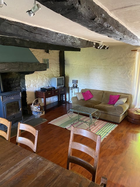 Rustic Escape with Stove - near Mont-Saint-Michel