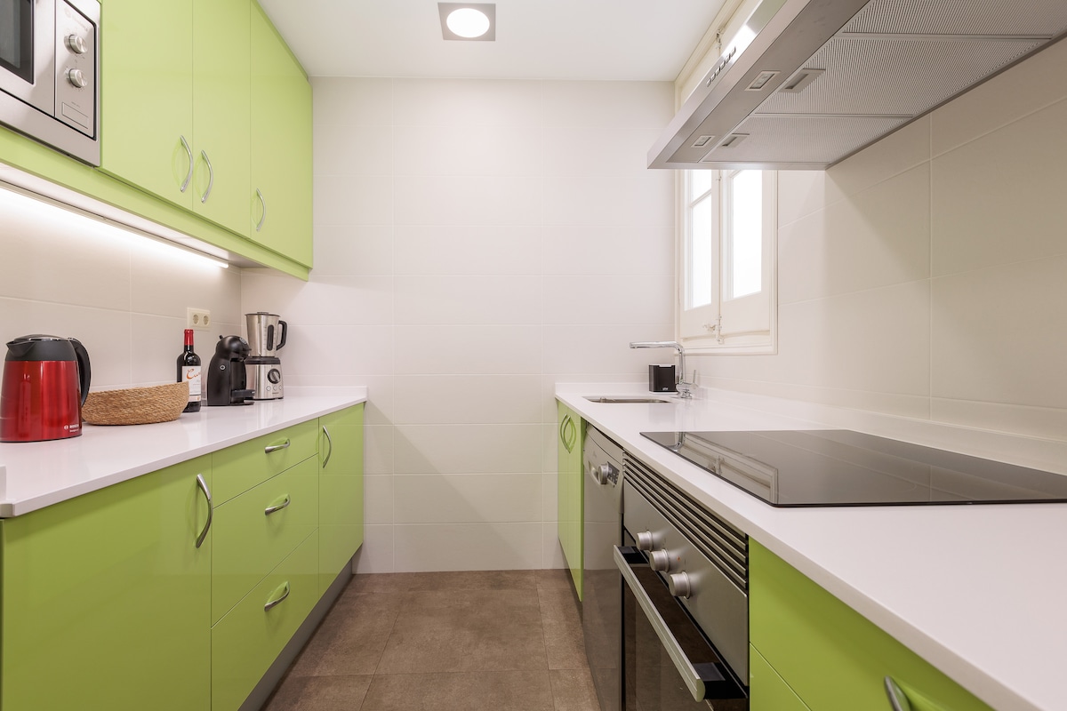 Popular Airbnb listing: Home with views near airport, Fira & transit links in Sant Antoni